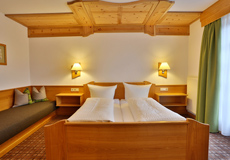 Wohnung 1 - Schlafzimmer
